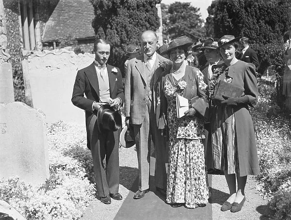 The wedding of Guy Farr and Miss Stacey in Crayford, Kent. A family shot. 1939