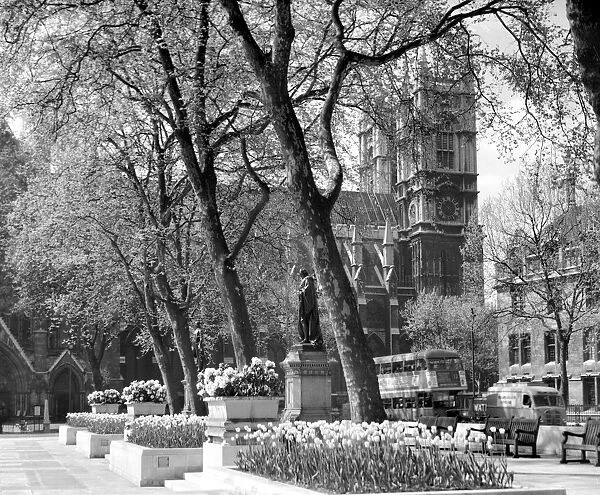Westminster Abbey from Parliament Square, Westminster, London, England, UK