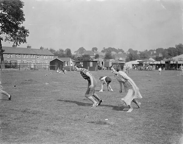 Womens race at Footscray Fete in Kent. 1939