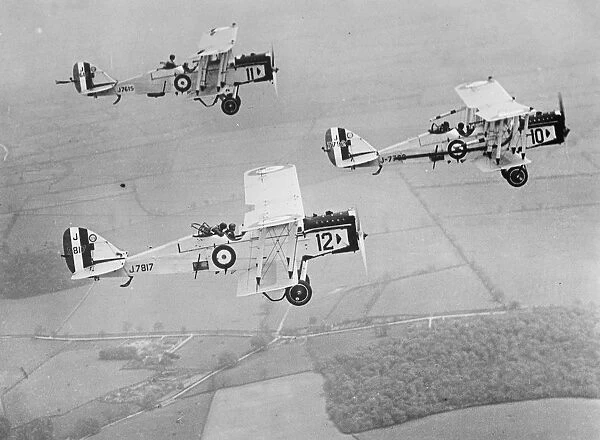 Wonderful air drill by RAF Squadron Vic Airco DH. 9A formation. 26 June 1926
