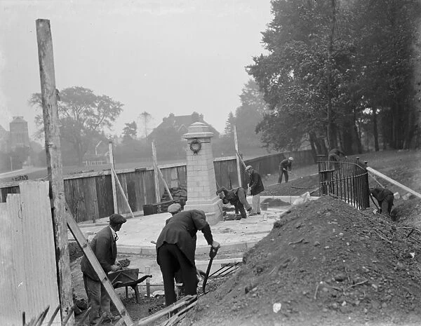 Work being done on Sidcup Memorial, Kent. 1936