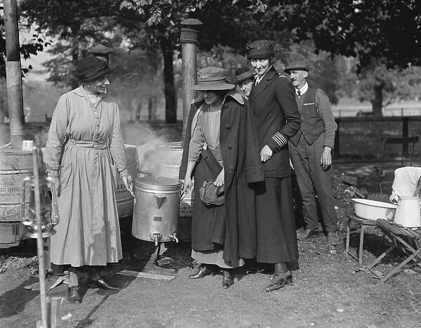 At the Y M C A canteen in Hyde Park Left to right, Mrs Stapleton Cotton, Lady Alastir Innes Ker