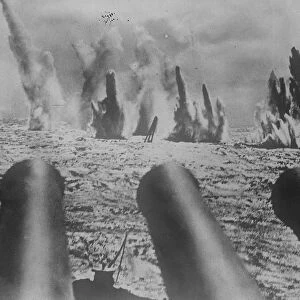 An amazing snapshot of American battleship target practice at sea 30 June 1921