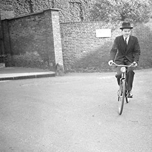 Banker nephew of Home Secretary, cycles to work. Mr Quintin Vincent, Hoare, a nephew