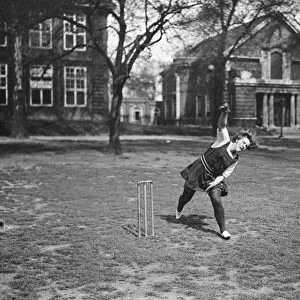 Bedford College girls cricket practice 5 May 1923