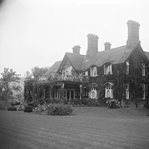 Cleeves Court. Streatley on Thames. Residence of Sir James Craig. 1924