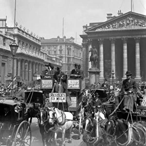 Edwardian London. Horsedrawn traffic congestion by the Royal Exchange ( on the