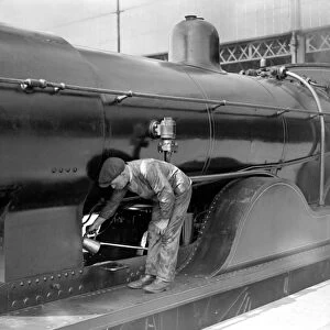 Engine oiling at Waterloo ? TopFoto