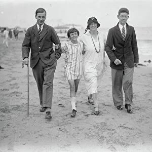 Famous cricketers family at Margate. Mrs Hobbs, wife of the famous Surrey cricketer