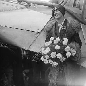 Famous woman aviator returns. Lady Heath ( Mrs Elliot Lynn ) after her arrival