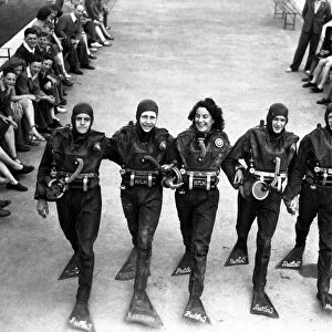 The first frog - woman. Frogmen the underwater swimmers used for daring