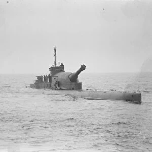 HMS Submarine No 3 During her sea trials her 12 inch gun was trialed as well