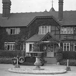 The Hotel de Paris, Bray, Berkshire. Taken for The Sketch 20 June 1929