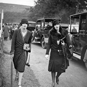 Lady Chesham and Mrs Cohen at Goodwood Racecourse, Sussex, UK. 1927