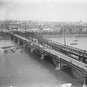London, Waterloo, The old and new bridges 16 June 1925