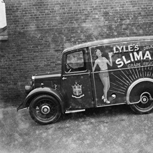 Lyles motor van. 1935