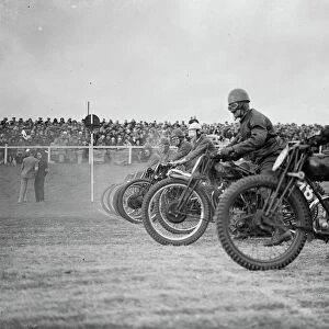 Motor cycling races at Brands Hatch on Easter Monday 18 April 1938