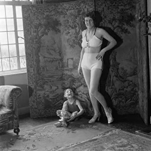 Mrs Doris Line posing as the Goddess Venus in Sidcup, Kent. 1937