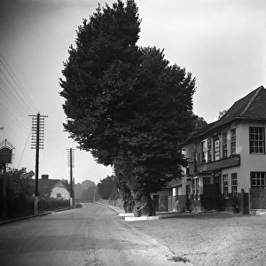 The old Peggy Bedford Inn, the famous 15 century hostelry on the Bath Road at Colnbrook