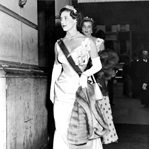 Princess Margaret at the Royal Opera House 30 june 1954 for a gala for the King