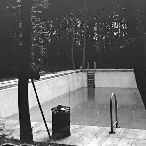 A private swimming pool in Dartford, Kent. 16 June 1937