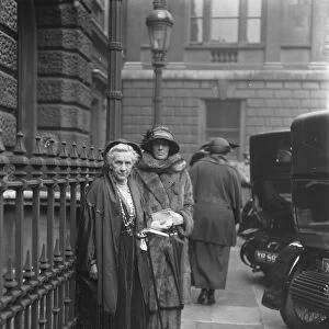 Private view day at the Royal Academy. Lady Frances Balfour. 3 May 1924