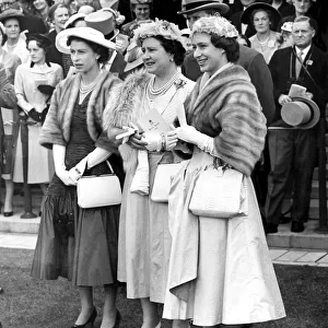 Racing - Royal Ascot Meeting - Second Day H. M. The Queen with H. M. Queen Elizabeth