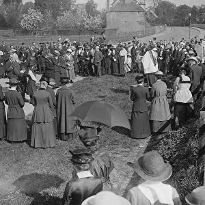 Reverend J Walton blesses the war allotments at Croydon General view of the service