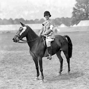 Richmond Royal Horse Show. Miss Gwynne Brill (Seldon Court, Patching, Sussex), Prize