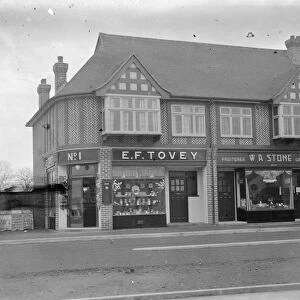 Robins Shop - E F Tovey 1935