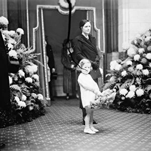 Royal bride and groom leave Paddington for honeymoon. Viscountess Churchill at the station