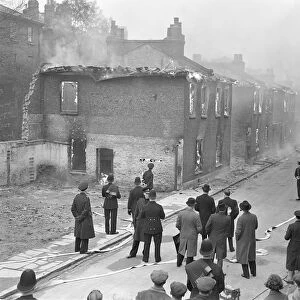 Royal houses burned down in Willesden in the presence of Mayor and Fire Brigade. Arrive houses