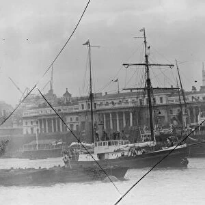 Shackleton - Rowett Expedition sails for the Antarctic. The Quest leaving the London dock