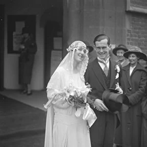 Sir John Simons daughter weds. Miss E Simon, elder daughter of Sir J Simon