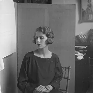 Society beautys new hobby Miss Paula Gellibrand 11 August 1922