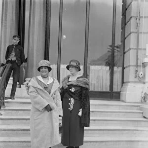 Society on the riviera. Lady Stephenson Kent ( right ) with Mrs Claude Beddington at Nice