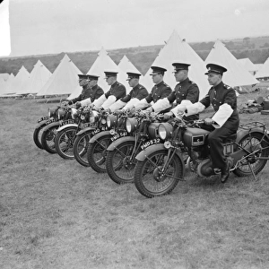 Territorial Army recruits at camp in Lympne, Kent. Mounted machines