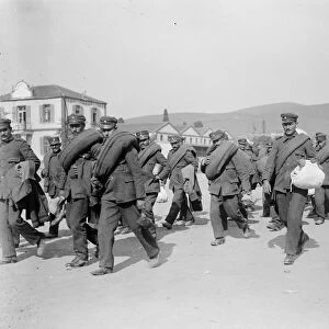 Turks nearing Smyrna Reservists arriving at barracks 6 September 1922