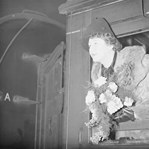 At Waterloo, on leaving for South Africa Mrs Walter Hammond 13 January 1939