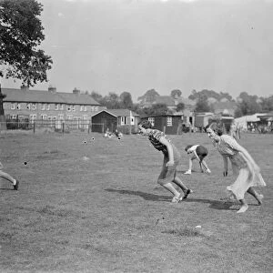 Womens race at Footscray Fete in Kent. 1939