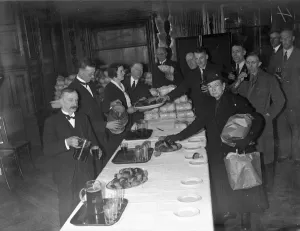 An Ash Wednesday City of London custom . Spiced buns and beer served in accordance An Ash Wednesday City of London custom . Spiced buns and beer served in accordance