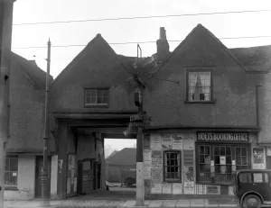 The Chandos, Edgware, now a booking office for coaches but formerly an Inn. It The Chandos, Edgware, now a booking office for coaches but formerly an Inn. It