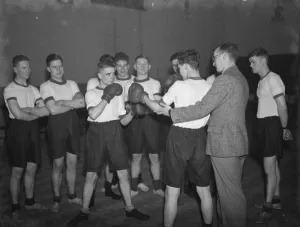 The Dartford Territorial Army boxing team during training. 14 January 1939 The Dartford Territorial Army boxing team during training. 14 January 1939