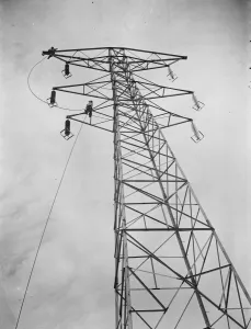 Erecting electricity pylon wires on a grid in Gravesend, Kent. 1939 Erecting electricity pylon wires on a grid in Gravesend, Kent. 1939