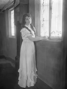 Filming Ibsen s, Pillars of Society . Miss Pam Neville as Betty . 1920 Filming Ibsen s, Pillars of Society . Miss Pam Neville as Betty . 1920