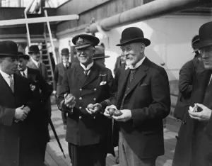 First apple ship from Australia arrives at King George Vth dock, London. Sir Joseph Cook First apple ship from Australia arrives at King George Vth dock, London. Sir Joseph Cook