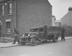 Gillingham Cooperative Society coal merchants making a delivery. 1938 Gillingham Cooperative Society coal merchants making a delivery. 1938
