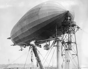 Great American airship Shenandoah in remarkable mooring tests. The great American Great American airship Shenandoah in remarkable mooring tests. The great American