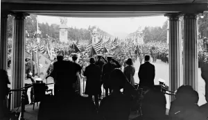 The Great Victory March. French troops passing the King. ( taken from the back of the dais The Great Victory March. French troops passing the King. ( taken from the back of the dais