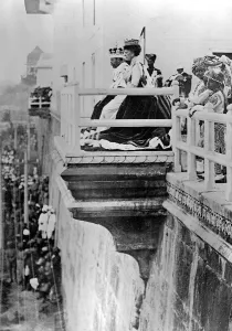 King Edward VII and his wife Alexandra in India ? - ?TopFoto King Edward VII and his wife Alexandra in India ? - ?TopFoto